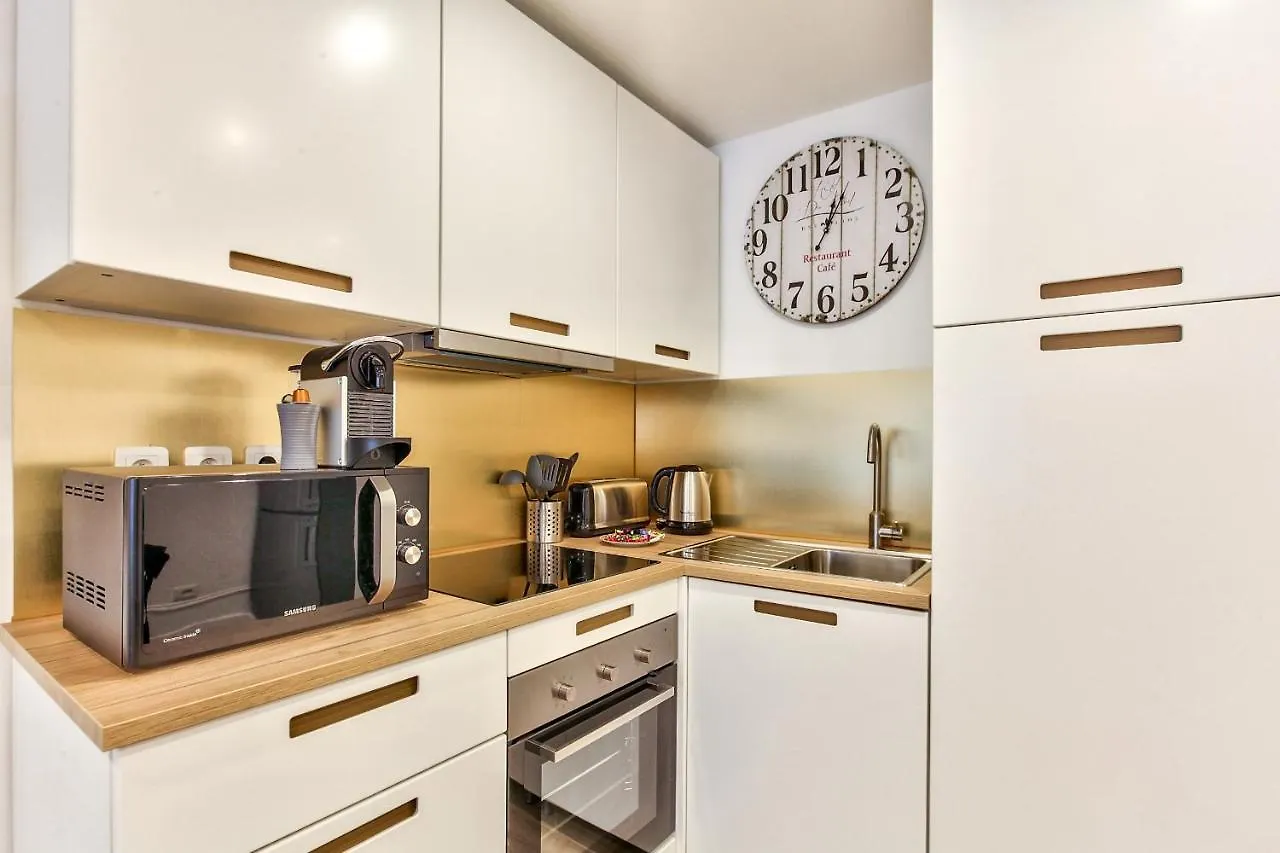 דירות פריז 14 Luxury Flat Eiffel Design 1 0*,  צרפת